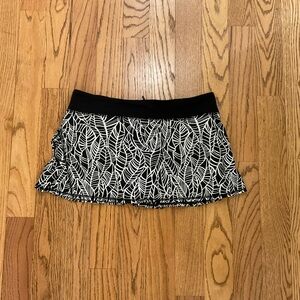 Lululemon Pace Rival Black and White Leaf-Print Women’s Tennis Skort